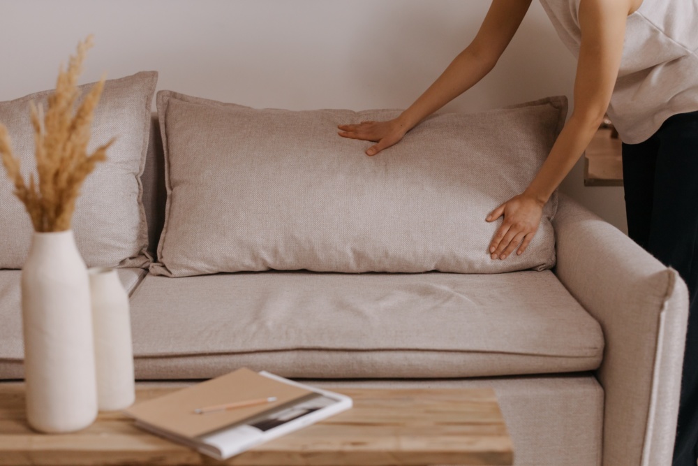Cómo arreglar un sofá hundido? Nuestros consejos - Blog El Taller de la  Espuma